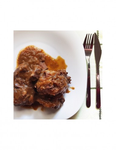 RABO DE TORO EN SALSA CORTADO A MANO...