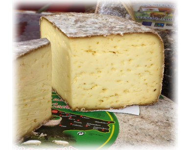 QUESOS DE PRÍA TRES LECHE...